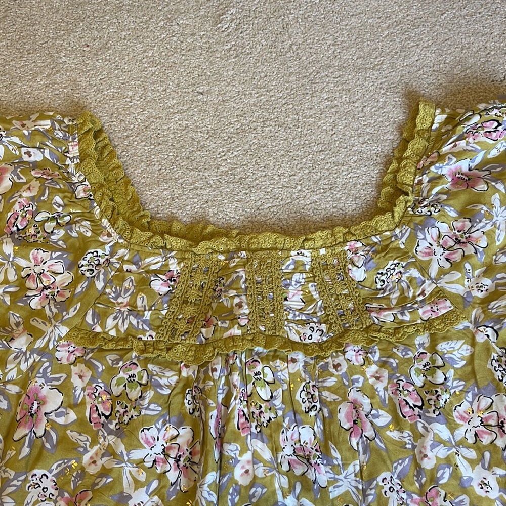 Floral blouse - Picture 3 of 4